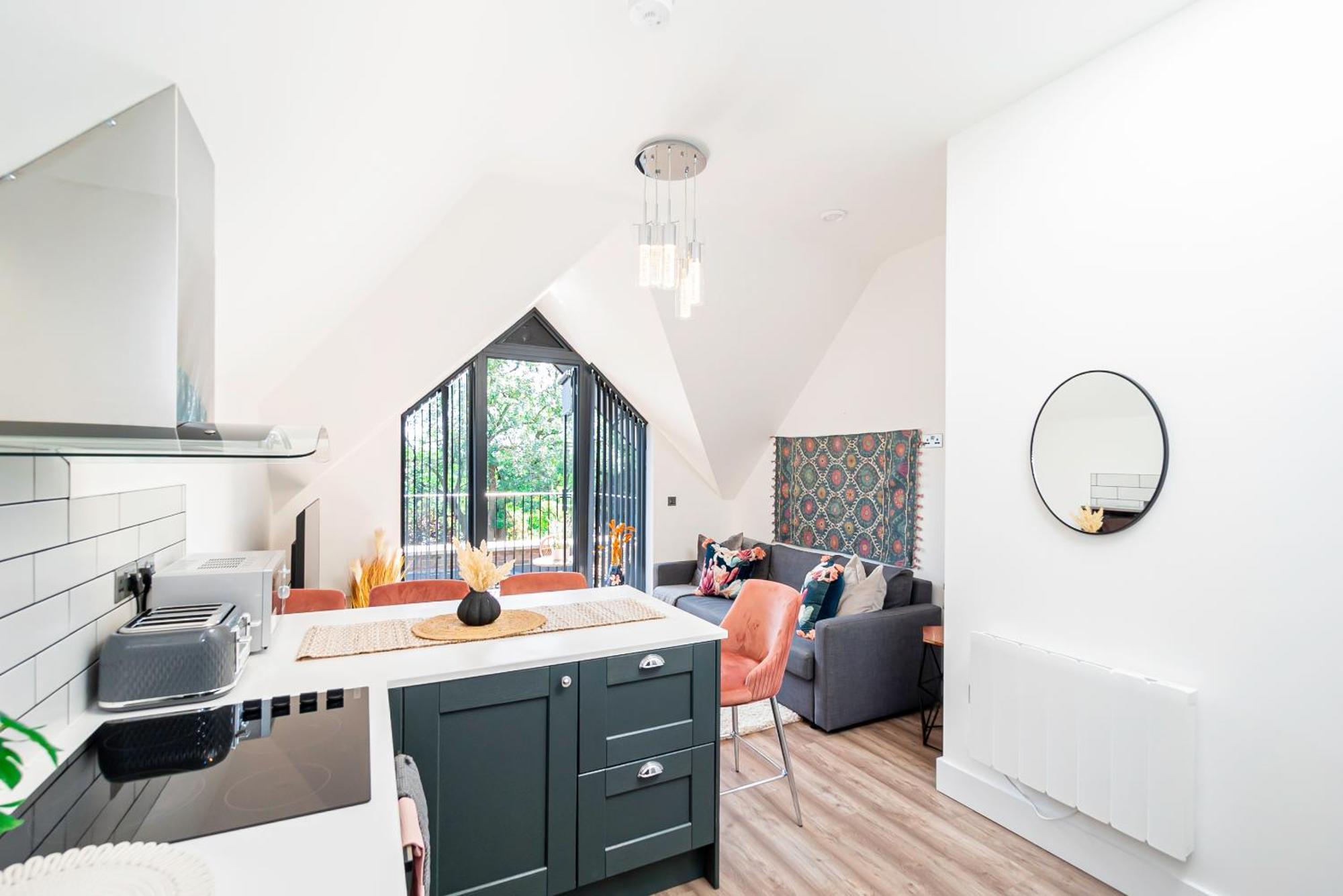 Appartamento Superb Floor 1-bedroom Flat With Charming Two Balconies Londra