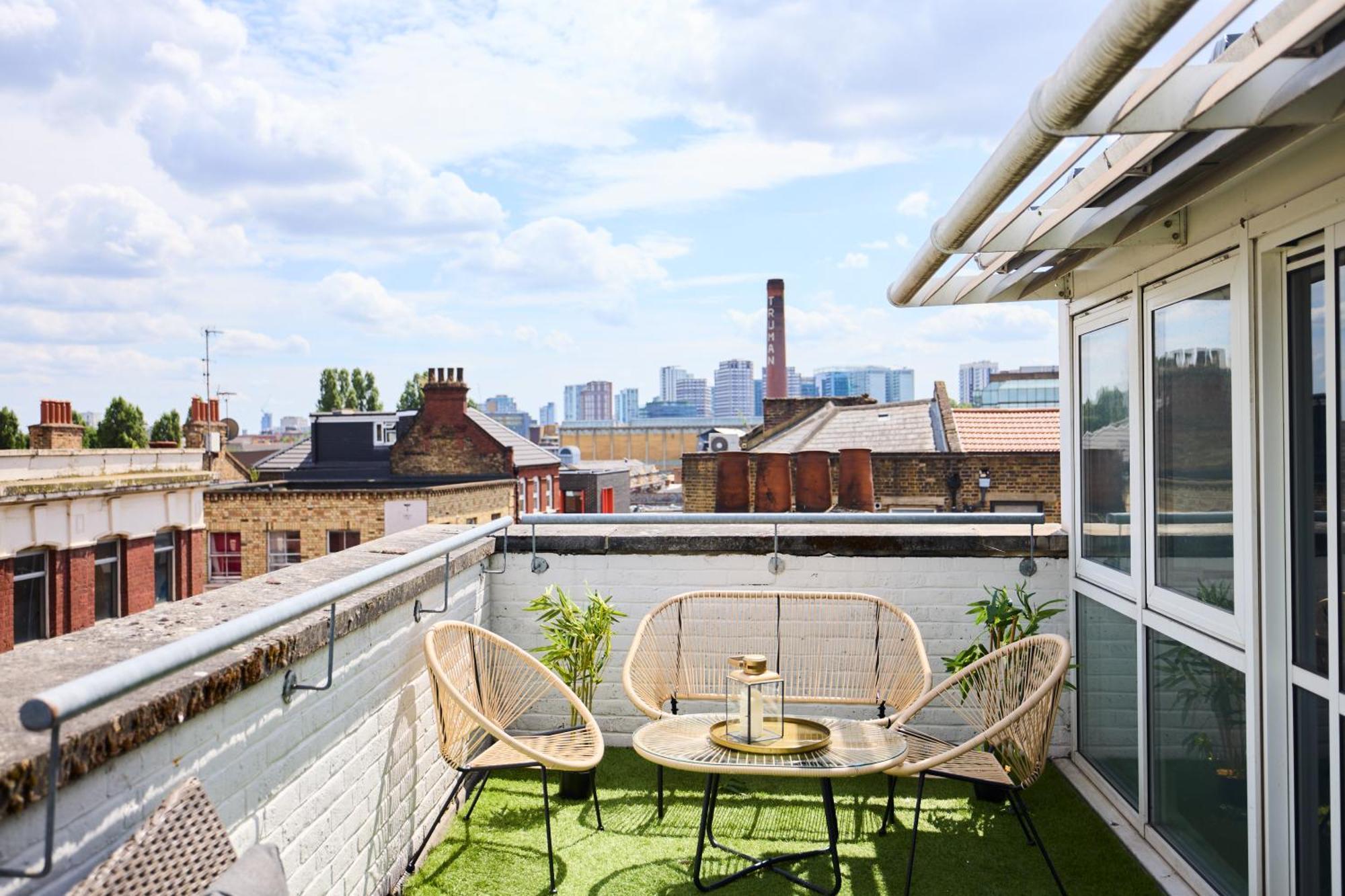 The Brick Lane Arms - Breathtaking 2bdr Penthouse With Balcony Lägenhet