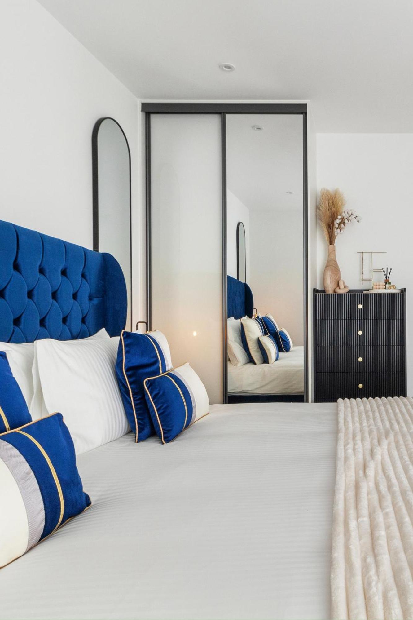 1 Bed With Balcony In Maida Vale, Kilburn - Couples, Corporate Professionals' Apartment *