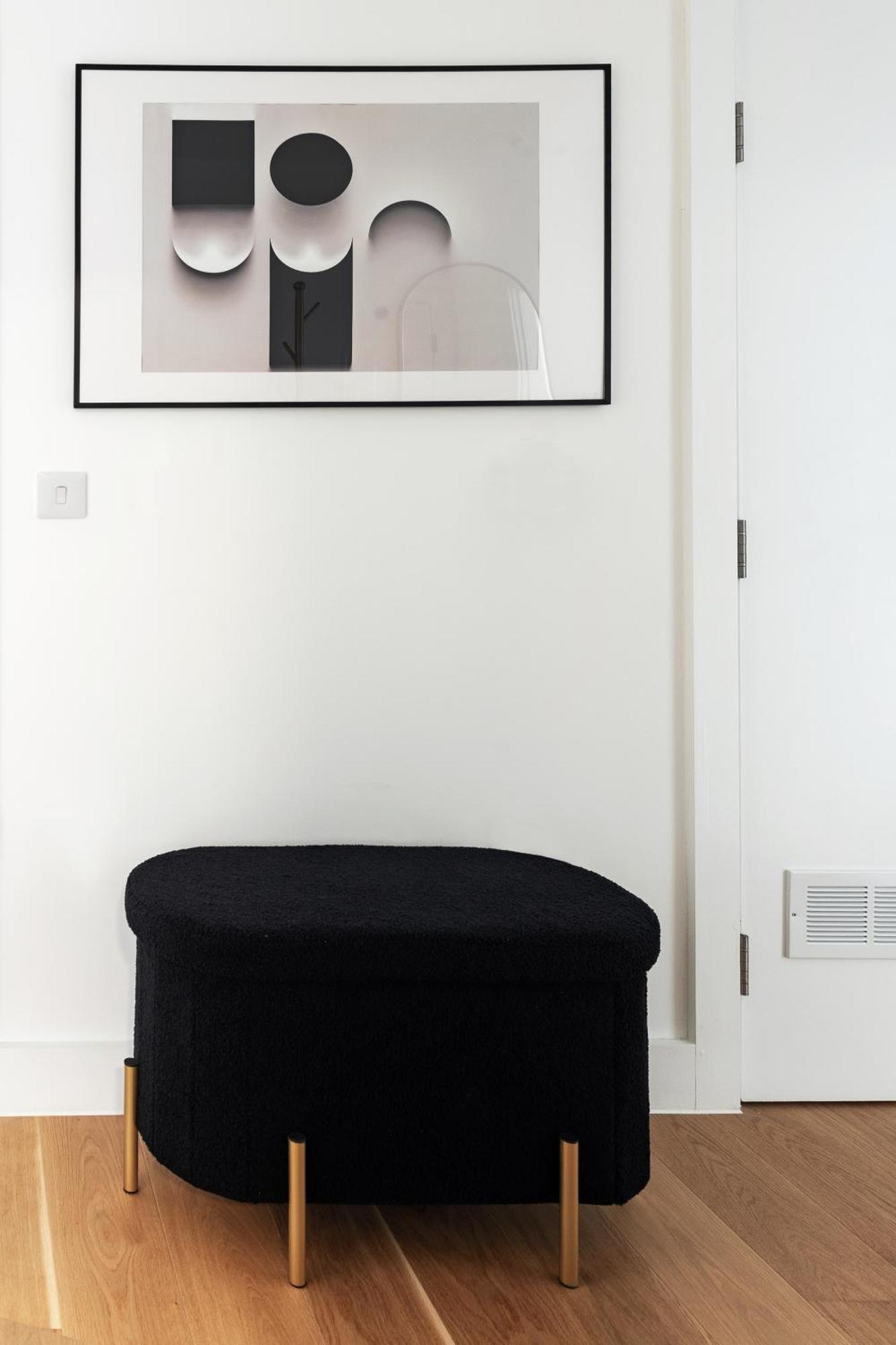 Apartment 1 Bed With Balcony In Maida Vale, Kilburn - Couples, Corporate Professionals' *