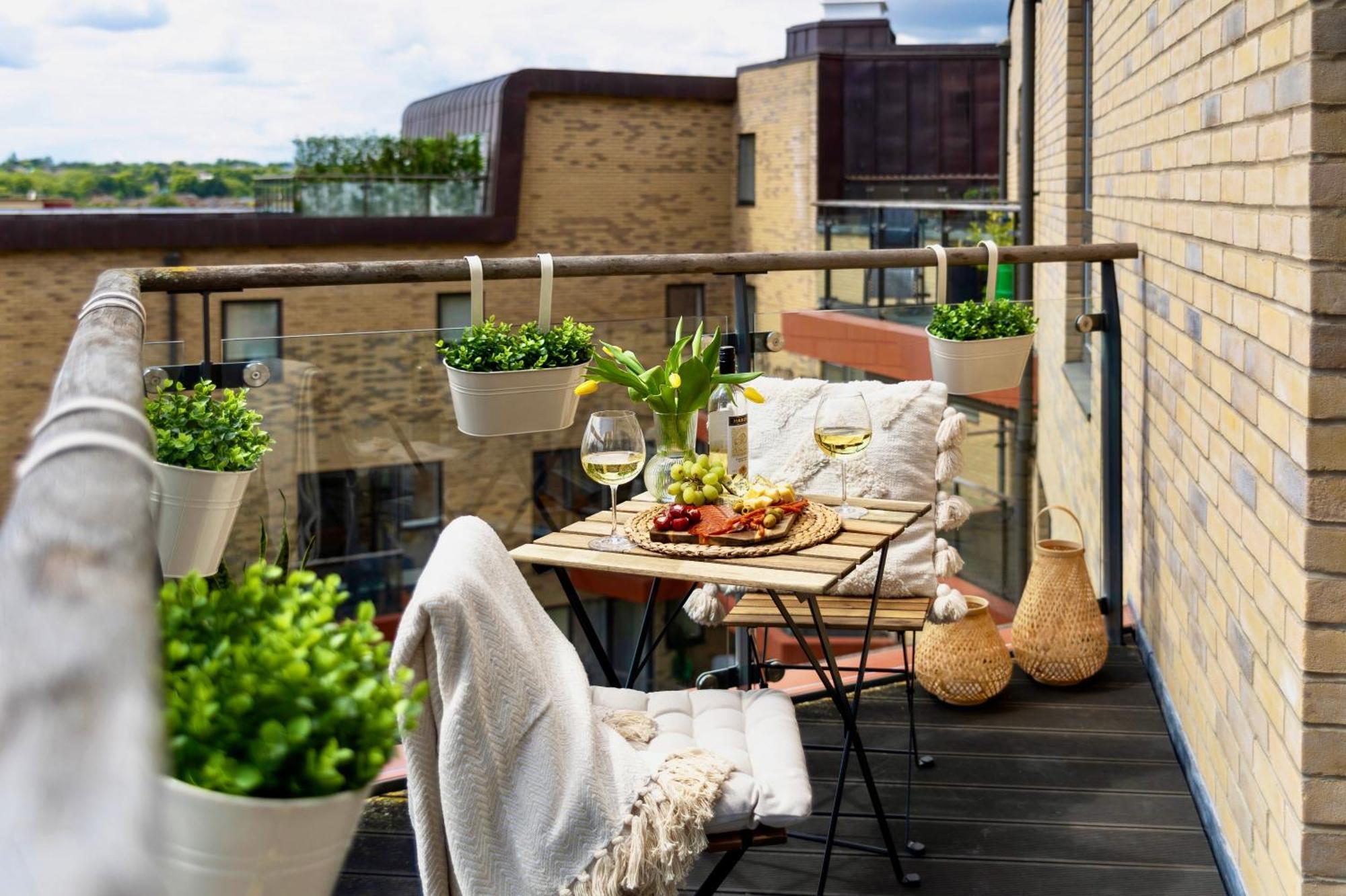 1 Bed With Balcony In Maida Vale, Kilburn - Couples, Corporate Professionals' London