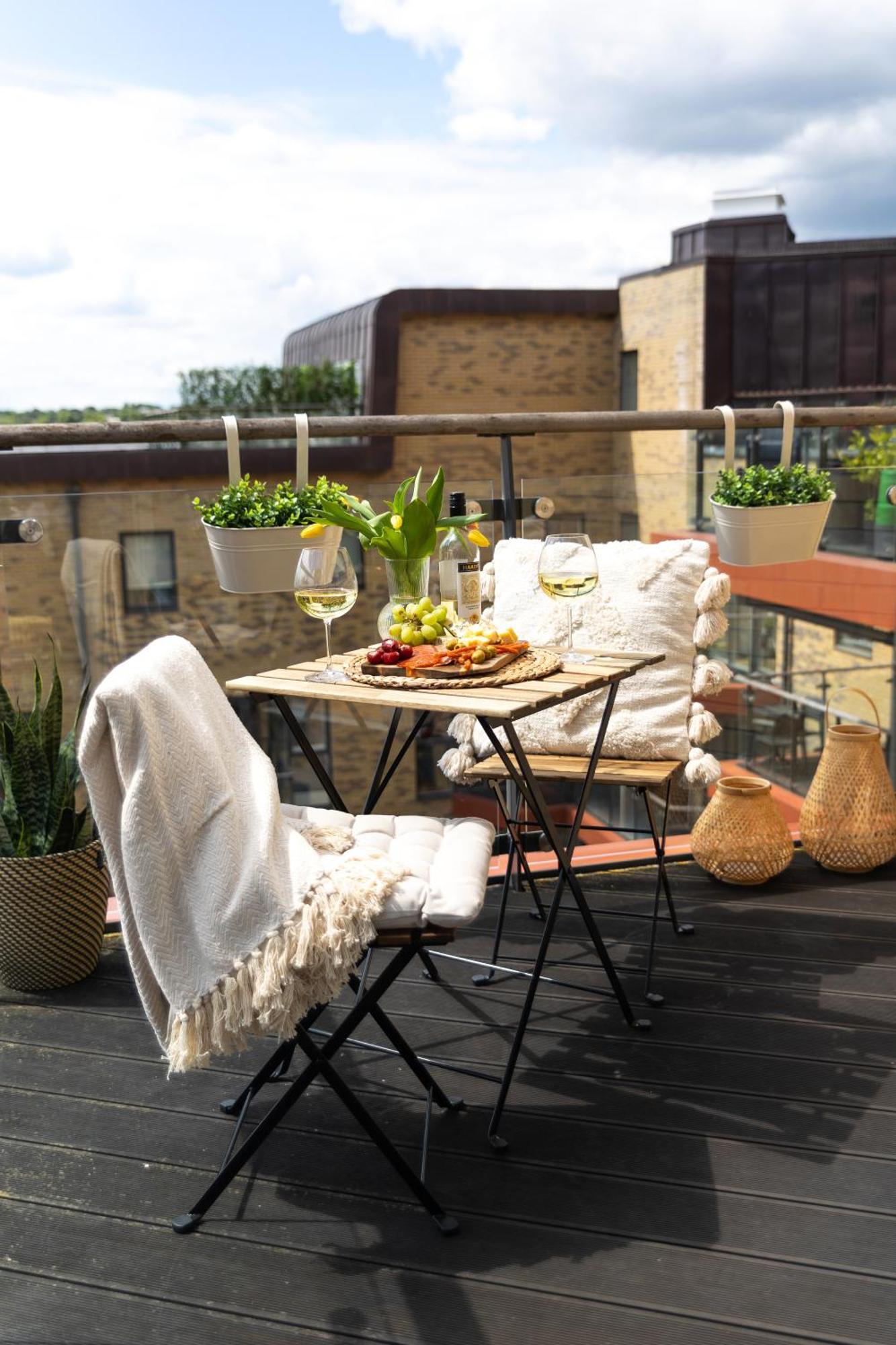 1 Bed With Balcony In Maida Vale, Kilburn - Couples, Corporate Professionals' Apartment