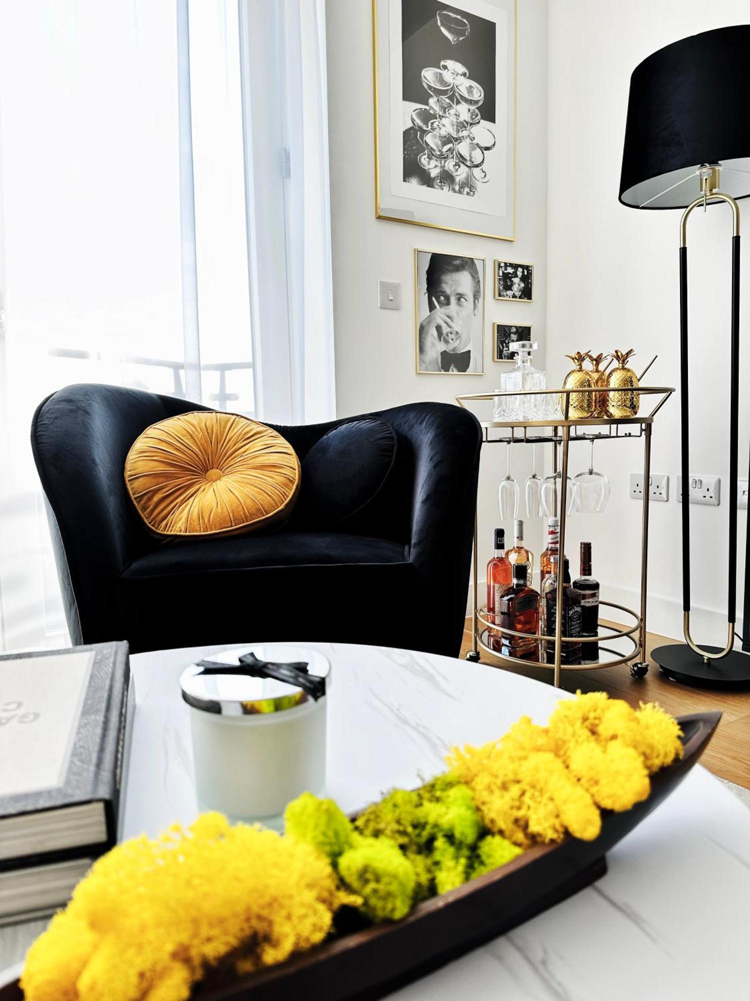 1 Bed With Balcony In Maida Vale, Kilburn - Couples, Corporate Professionals' Apartment