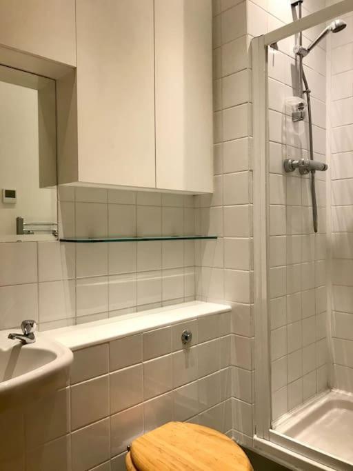 Quiet Kensington Flat Ideal For Apartment