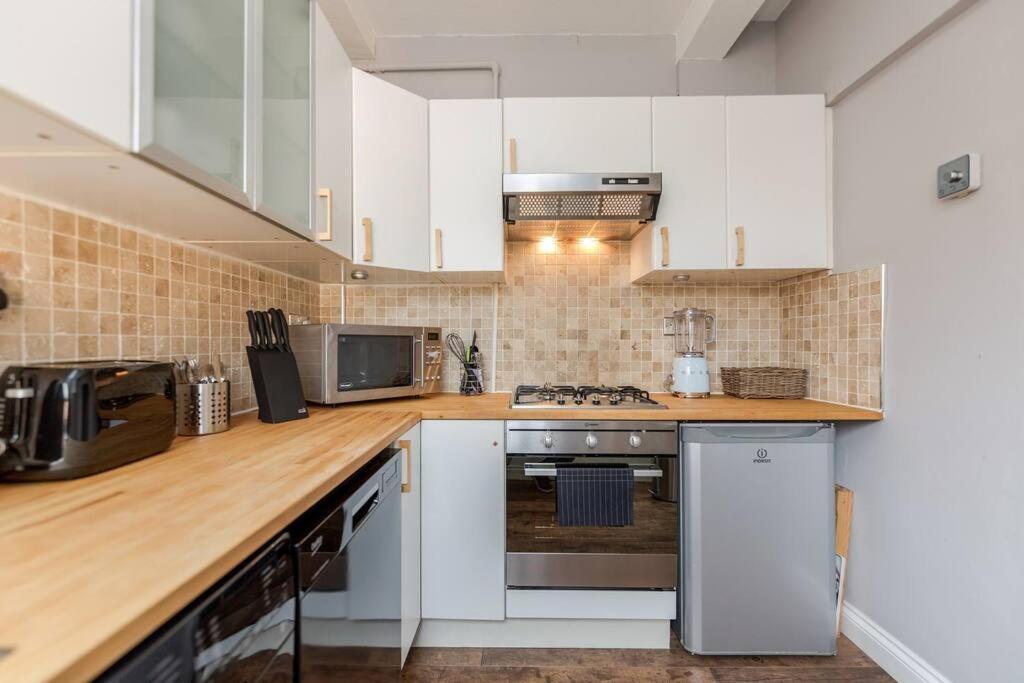 Bright, Modernised Close To Borough Market * Londra
