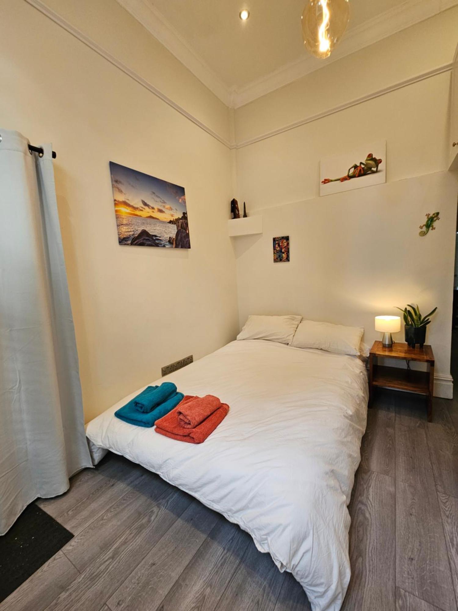 1 Bed Flat Near Little Venice And Paddington London