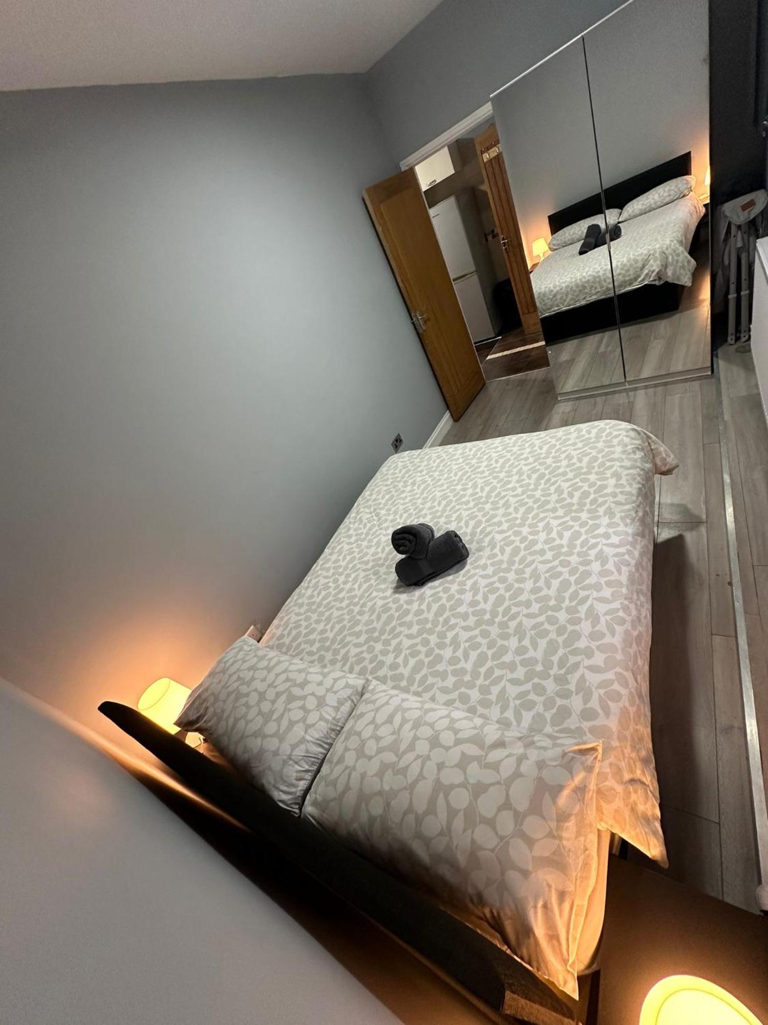Lägenhet - Ground Floor 2 Bedrooms London