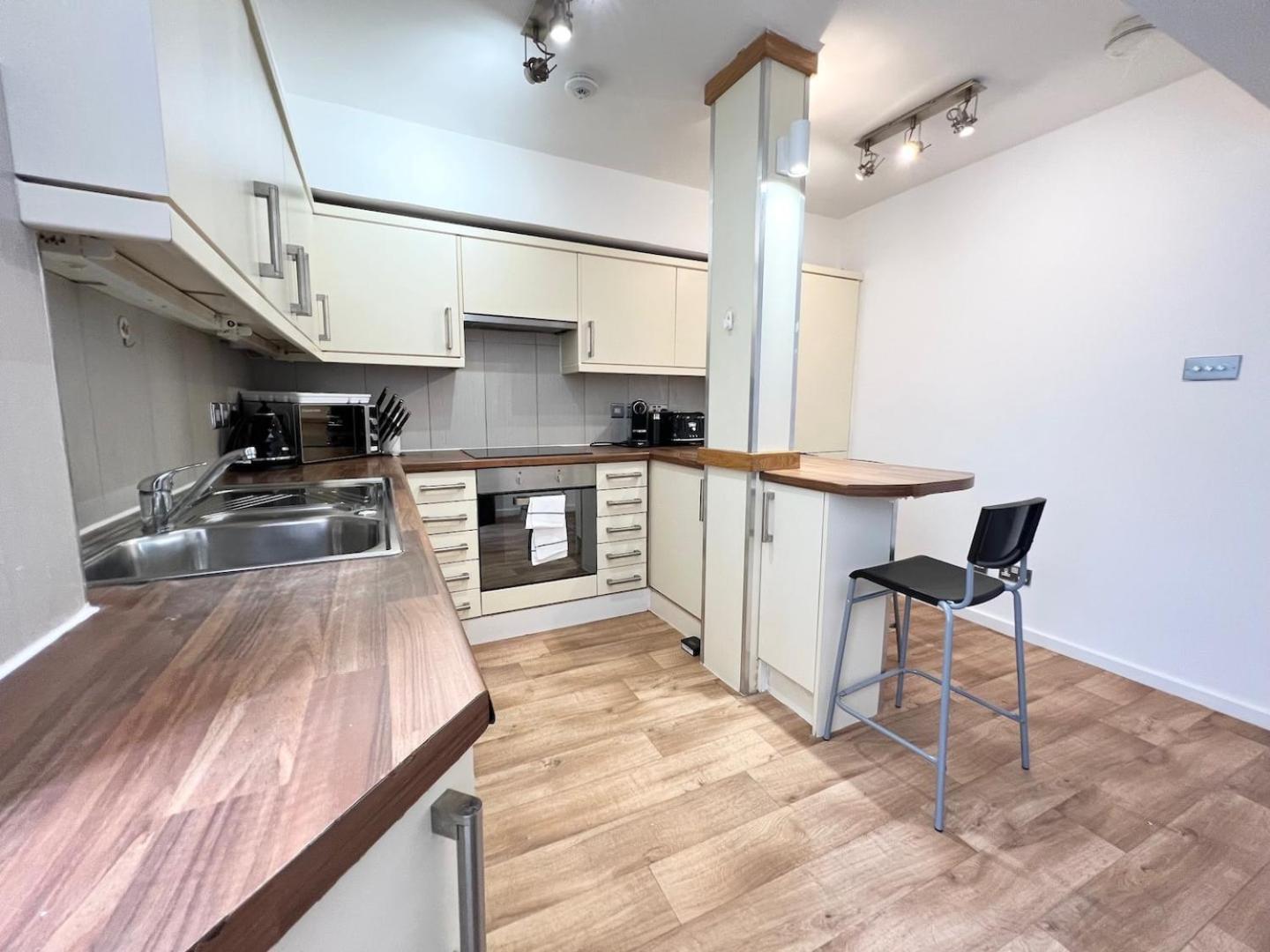 3 Bed Apartment- Lägenhet