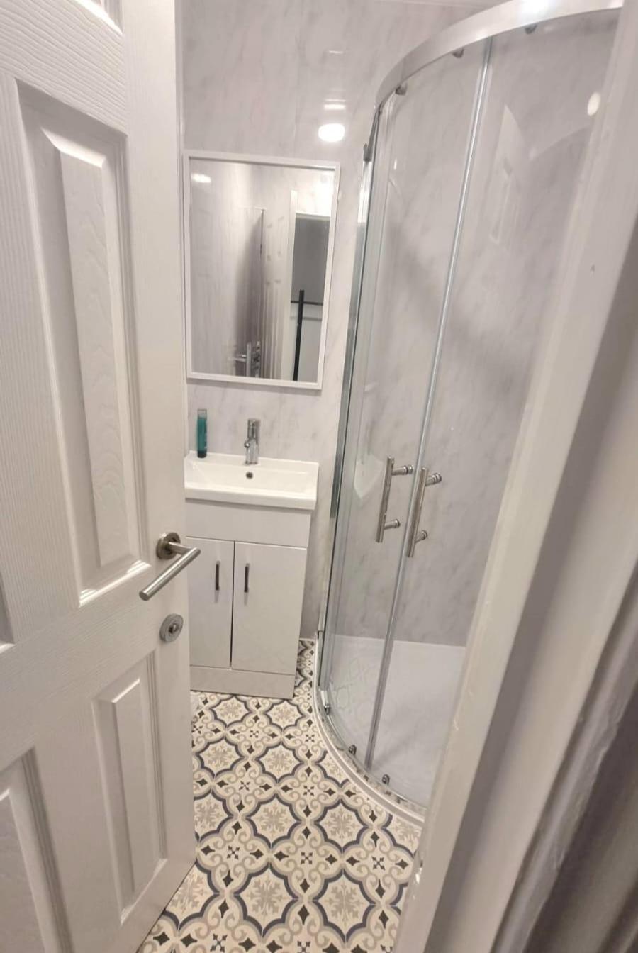 Gasthuis En-suite Double - Leytonstone E11 *