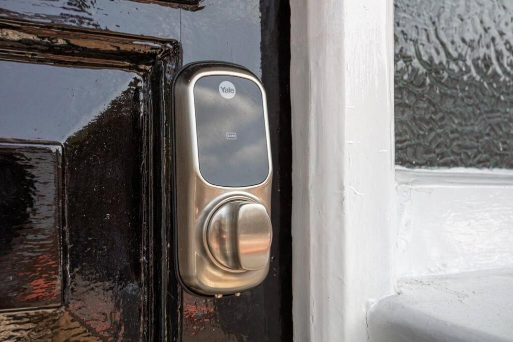 Beautiful 5 Bedroom 4 Bathroom House In W6 By Yoko - 10 Minute's To - Free Parking, Fast Wifi, Work Desks And Smarttvs With And Netflix Hébergement de vacances