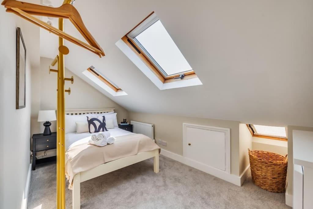 Beautiful 5 Bedroom 4 Bathroom House In W6 By Yoko - 10 Minute's To - Free Parking, Fast Wifi, Work Desks And Smarttvs With And Netflix * Londen
