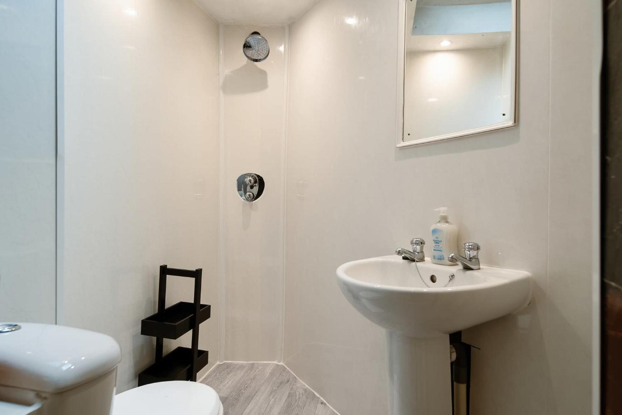 1 Bed Chelsea House With Private Terrace Londen