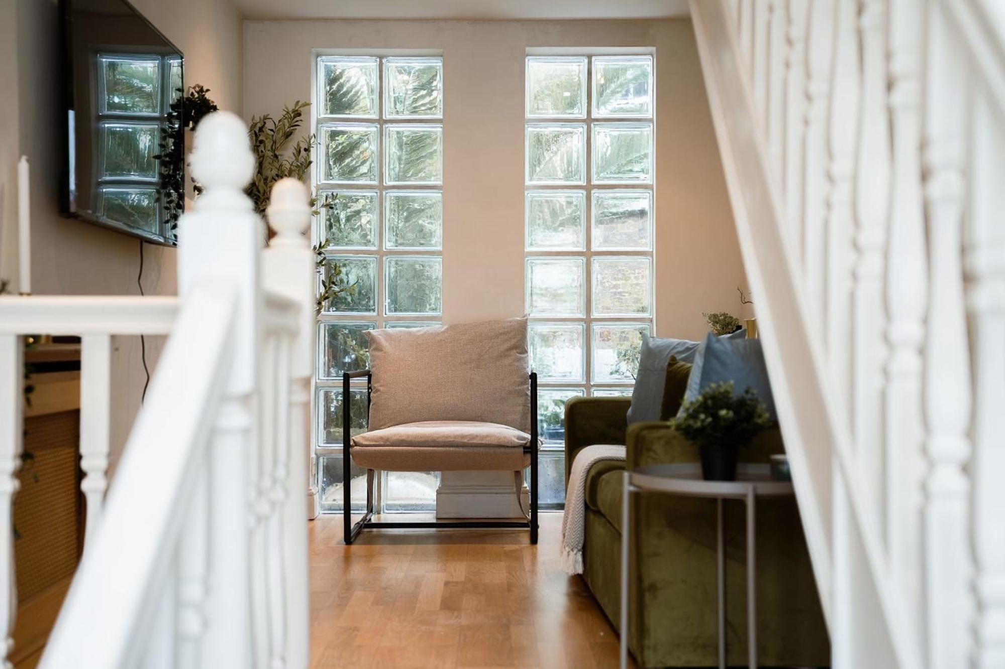 1 Bed Chelsea House With Private Terrace Londen