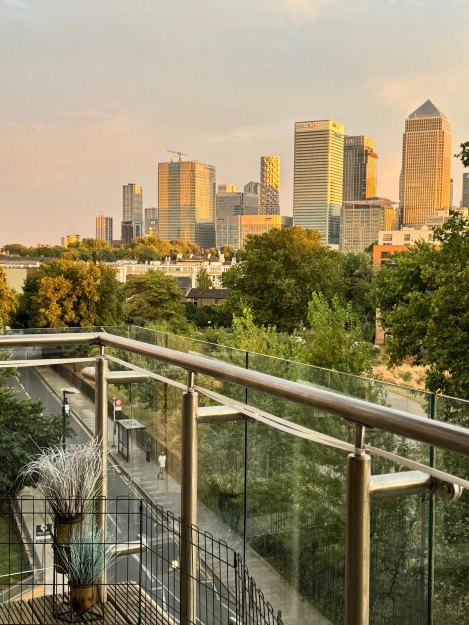 Appartement Stylish 3 Bed Near Downtown & Free Parking