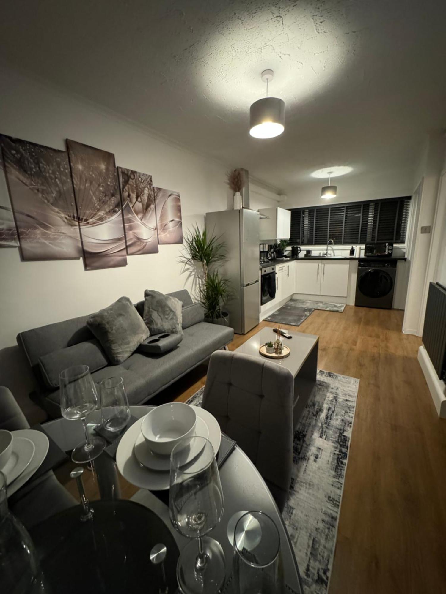 Modern 1 Bed In Greenwich - Wifi - Netflix And Stations Nearby * Londra