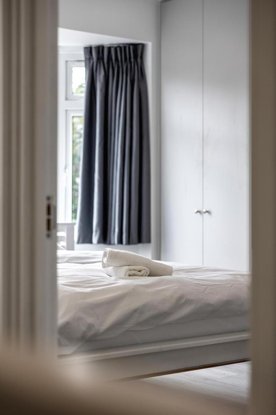 Modern With Driveway Parking For 2 Vehicles, Near Tottenham Hotspur Stadium, White Hart Lane Train Station Hébergement de vacances *