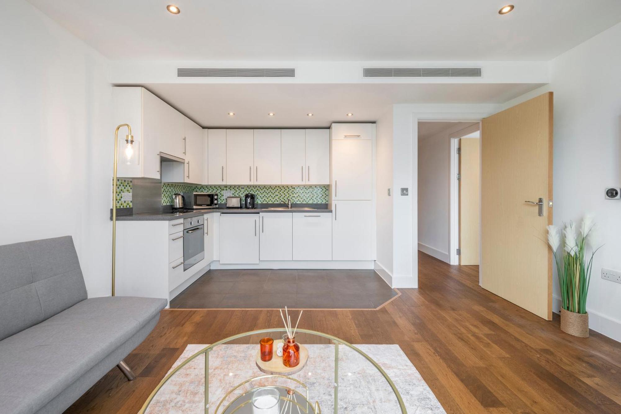 Stylish 2 Bedroom In Chelsea By Battersea Park With Ac Leilighet