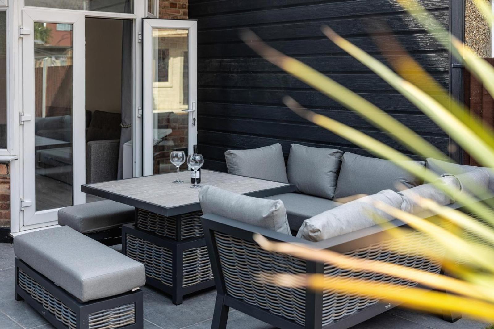 Modern With Driveway Parking For 2 Vehicles, Near Tottenham Hotspur Stadium, White Hart Lane Train Station Londres