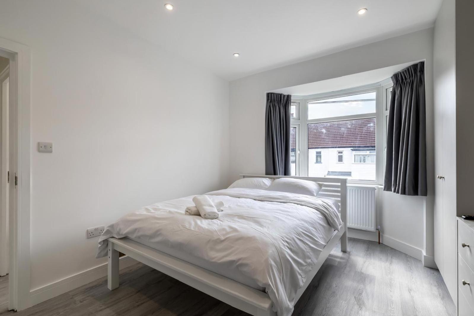 Modern With Driveway Parking For 2 Vehicles, Near Tottenham Hotspur Stadium, White Hart Lane Train Station * Londres