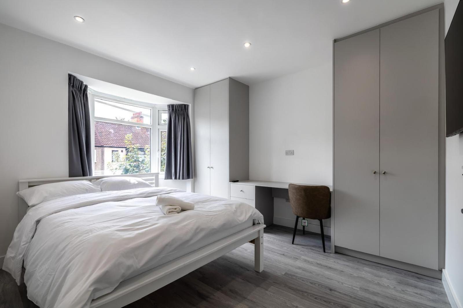 Hébergement de vacances Modern With Driveway Parking For 2 Vehicles, Near Tottenham Hotspur Stadium, White Hart Lane Train Station