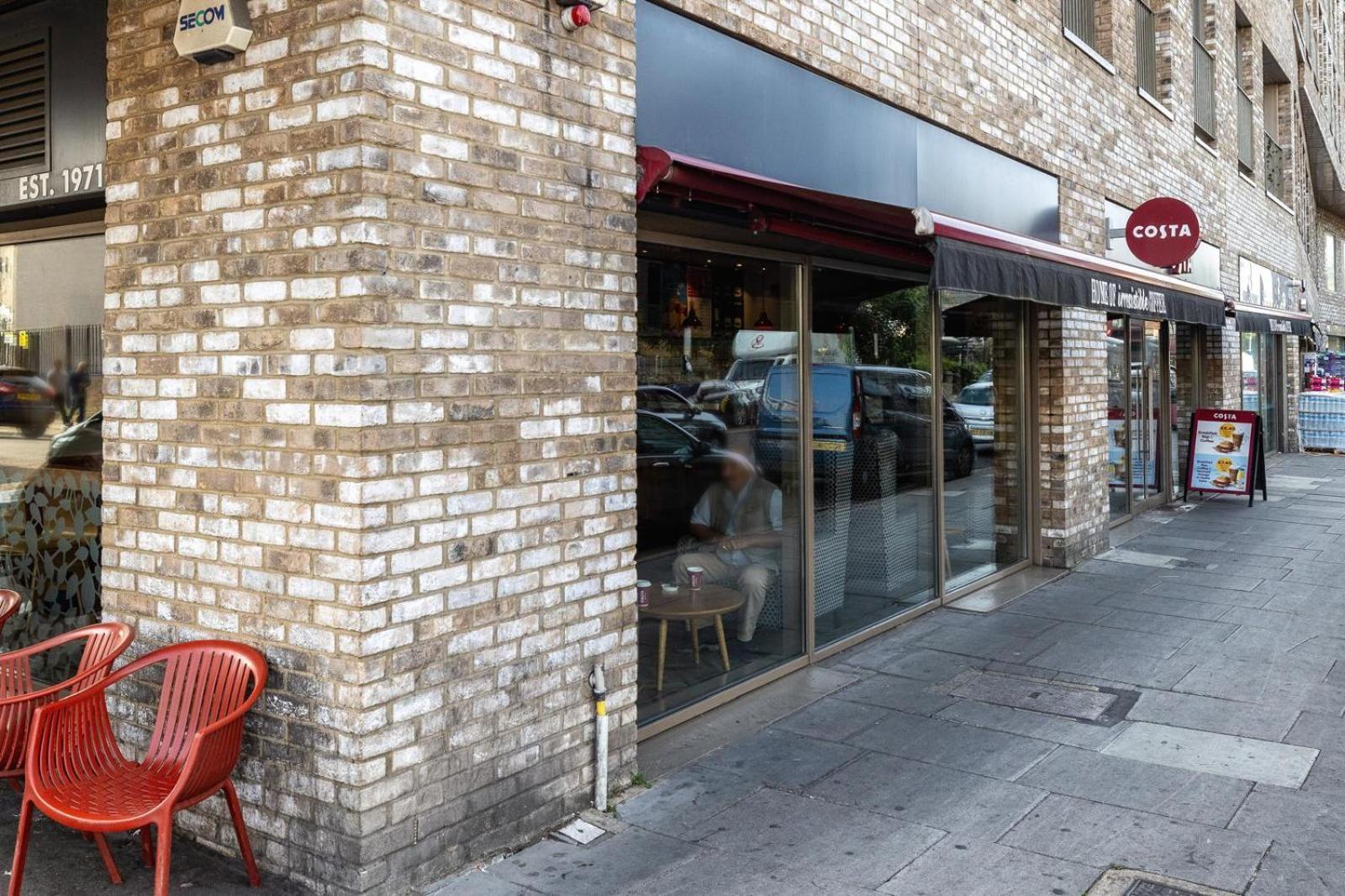 Modern With Driveway Parking For 2 Vehicles, Near Tottenham Hotspur Stadium, White Hart Lane Train Station *