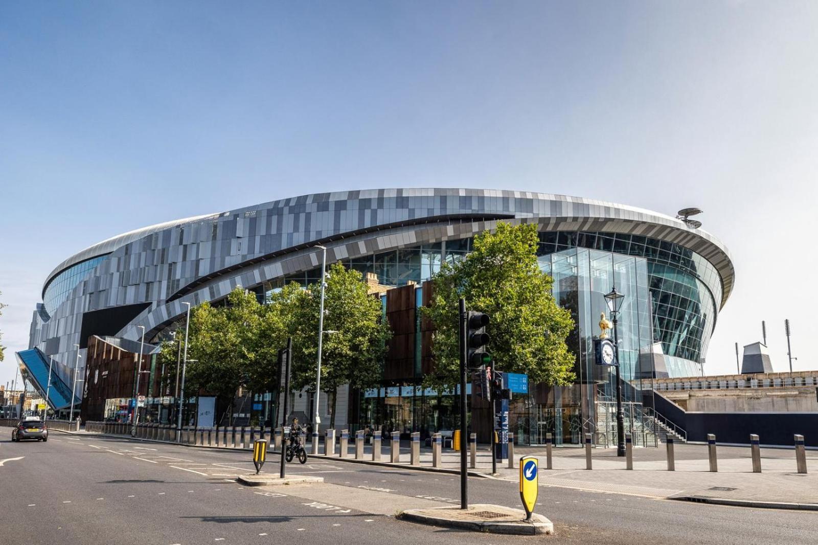 Modern With Driveway Parking For 2 Vehicles, Near Tottenham Hotspur Stadium, White Hart Lane Train Station