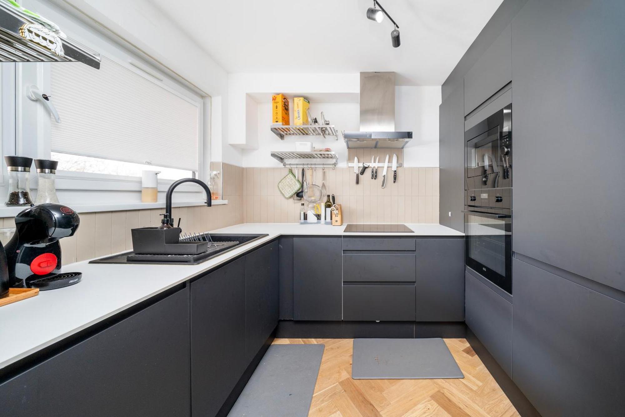 Cozy Double Bedroom At Earlsferry Way Shared Flat