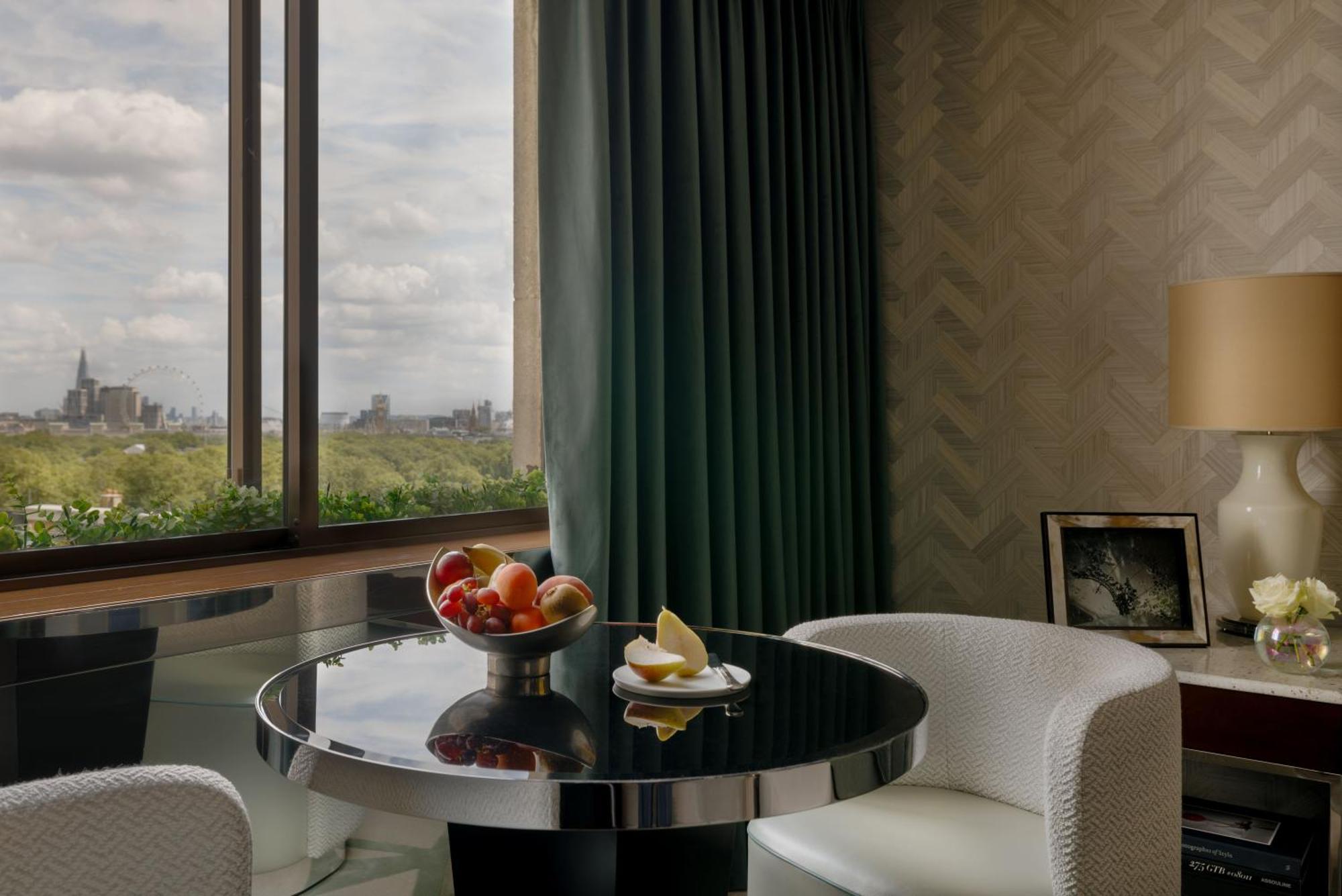 Four Seasons At Park Lane 5*