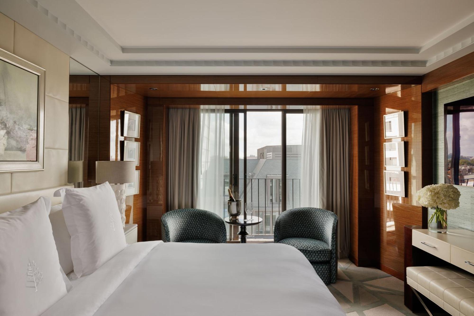 Four Seasons At Park Lane