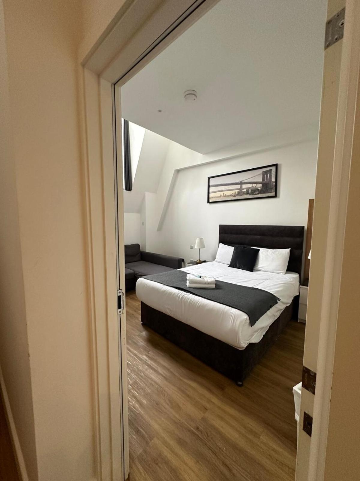 Homestay Greenwich Family