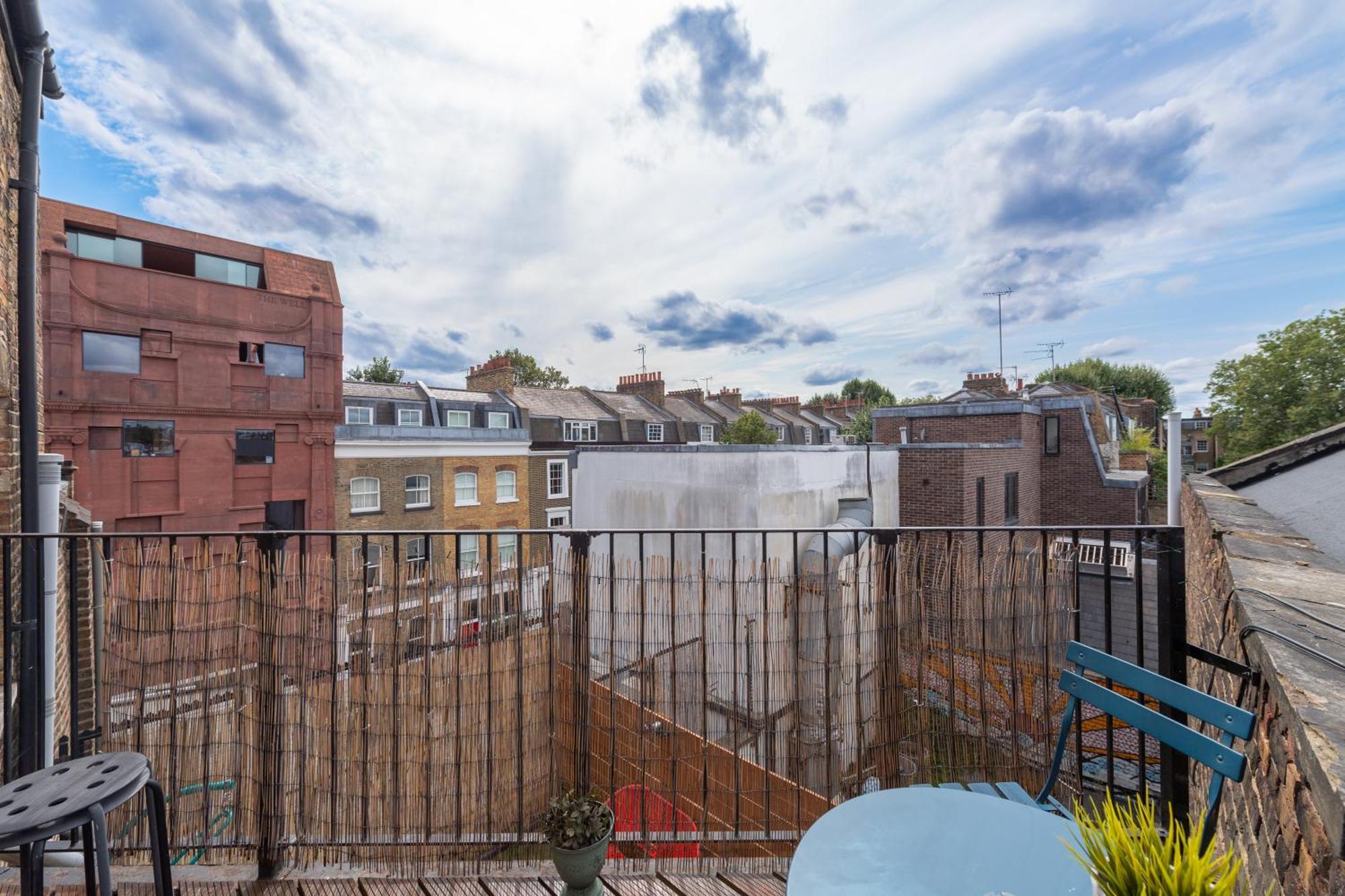Modernised 1 And 2 Bedrooms Option Terrace And Balcony High Street Leilighet London