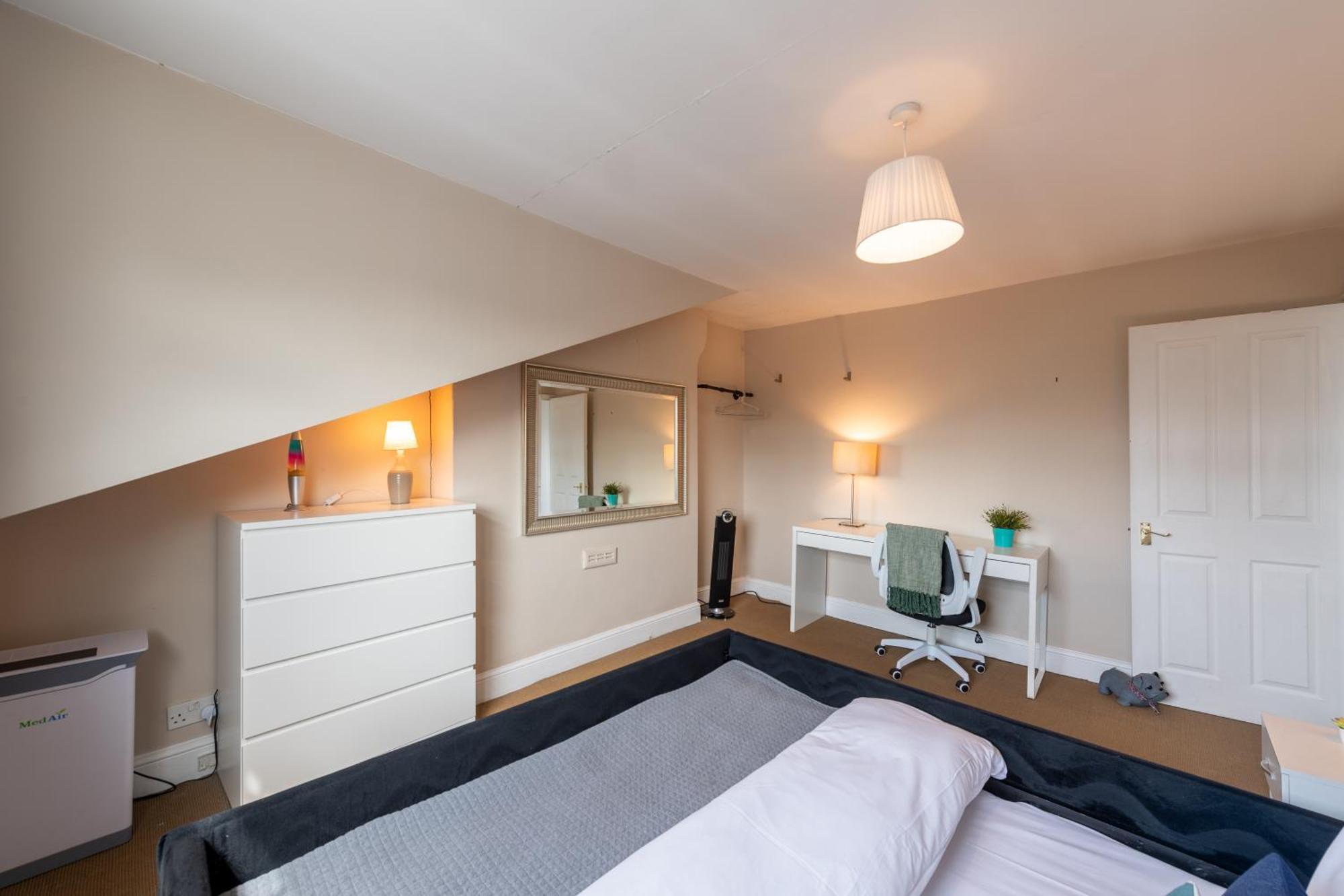 Modernised 1 And 2 Bedrooms Option Terrace And Balcony High Street Leilighet