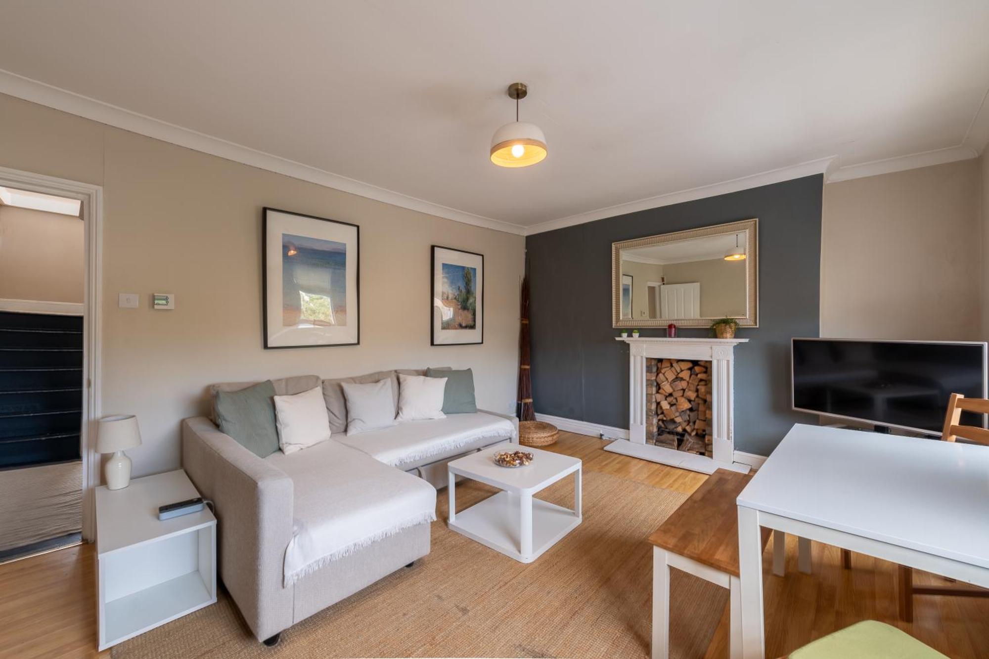 Modernised 1 And 2 Bedrooms Option Terrace And Balcony High Street Leilighet London