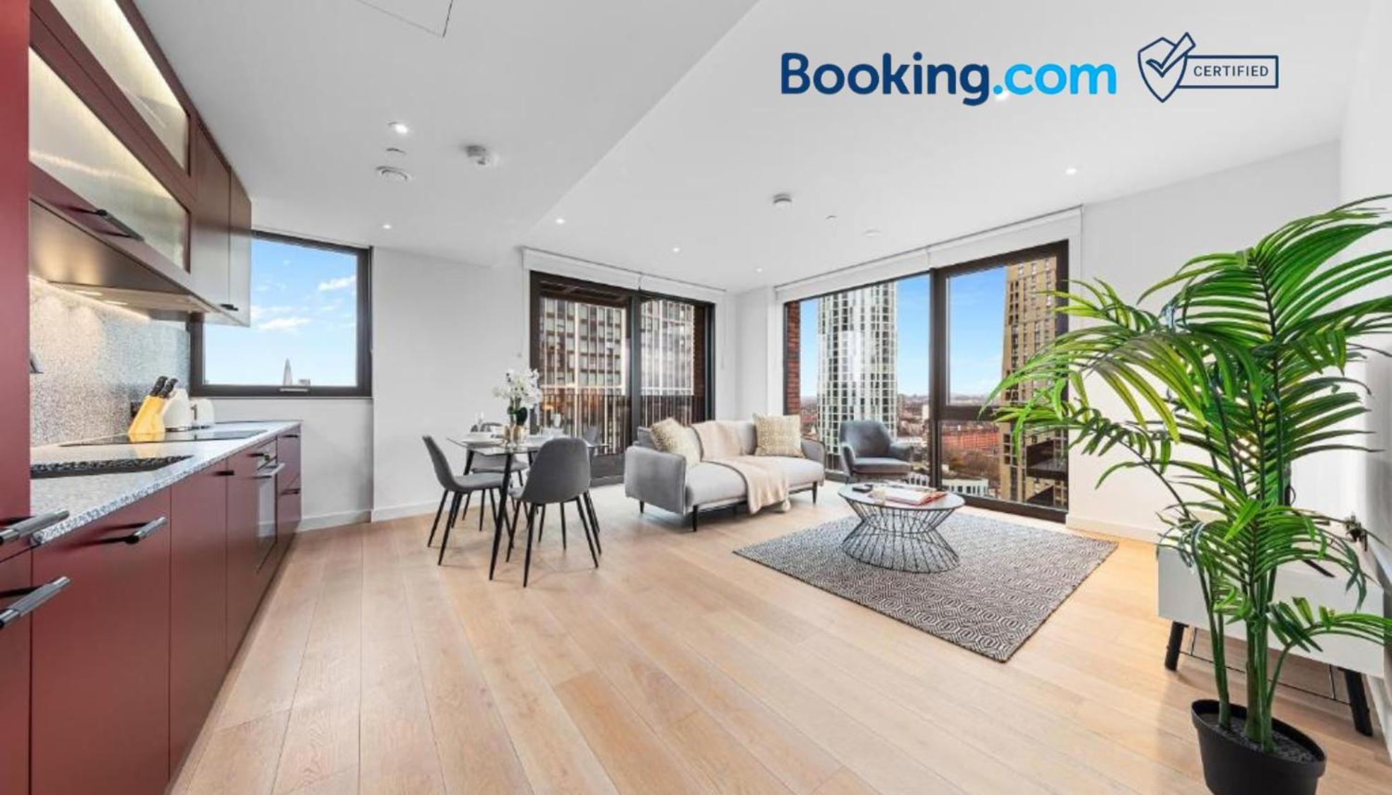 New 2 Bedroom Flat Riverview Balcony Aparthotel *