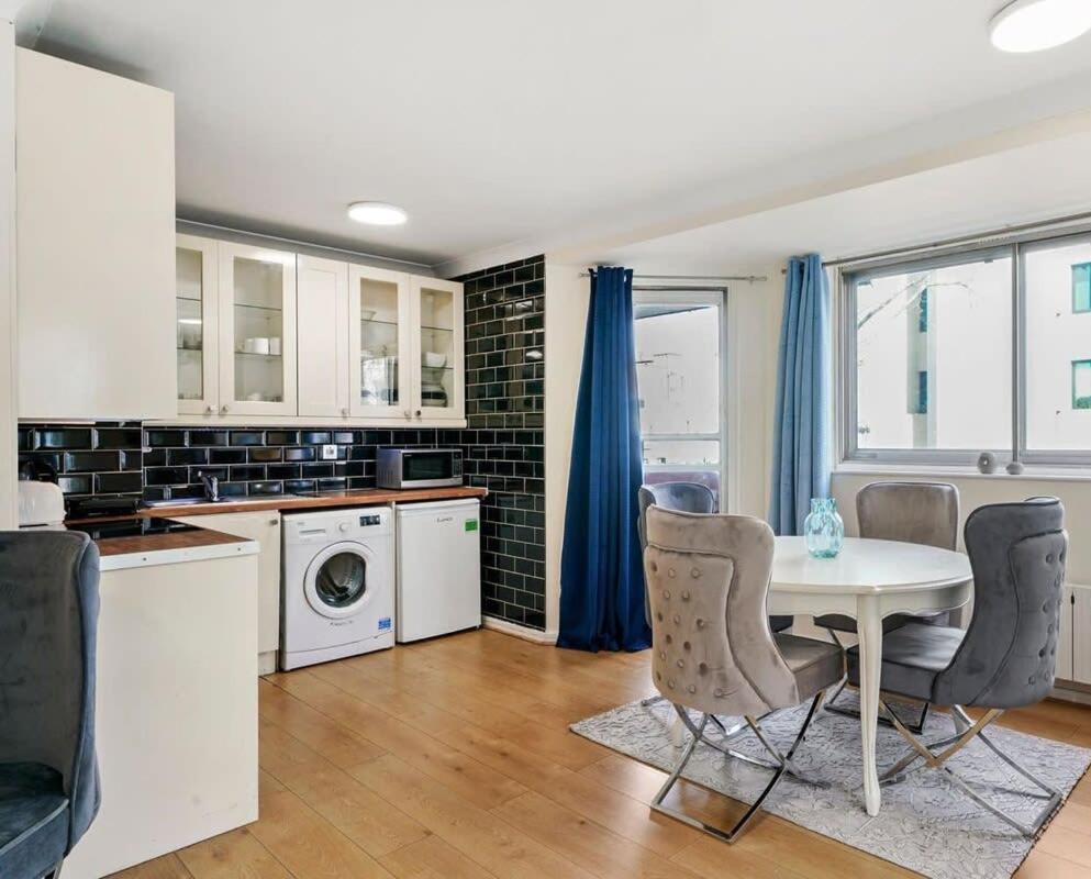 South Kensington - Sherborne Apartment