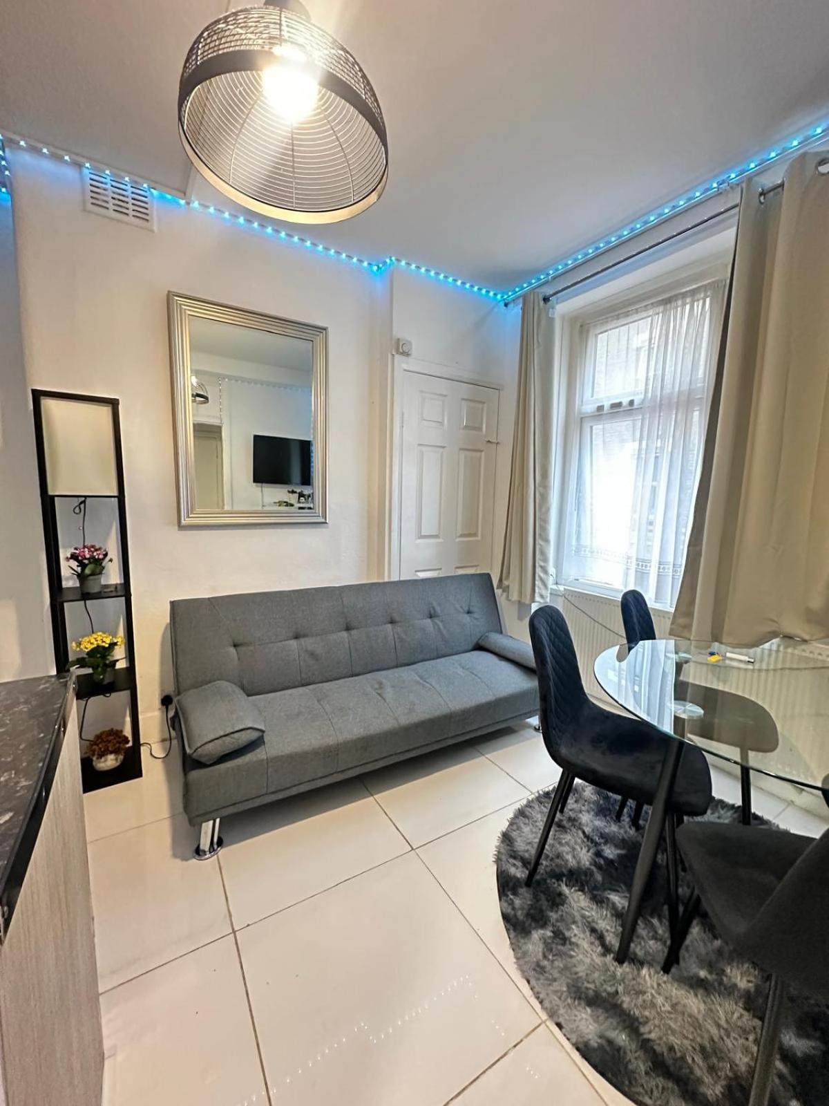Ground Floor Mile 2 Bedroom Flat London