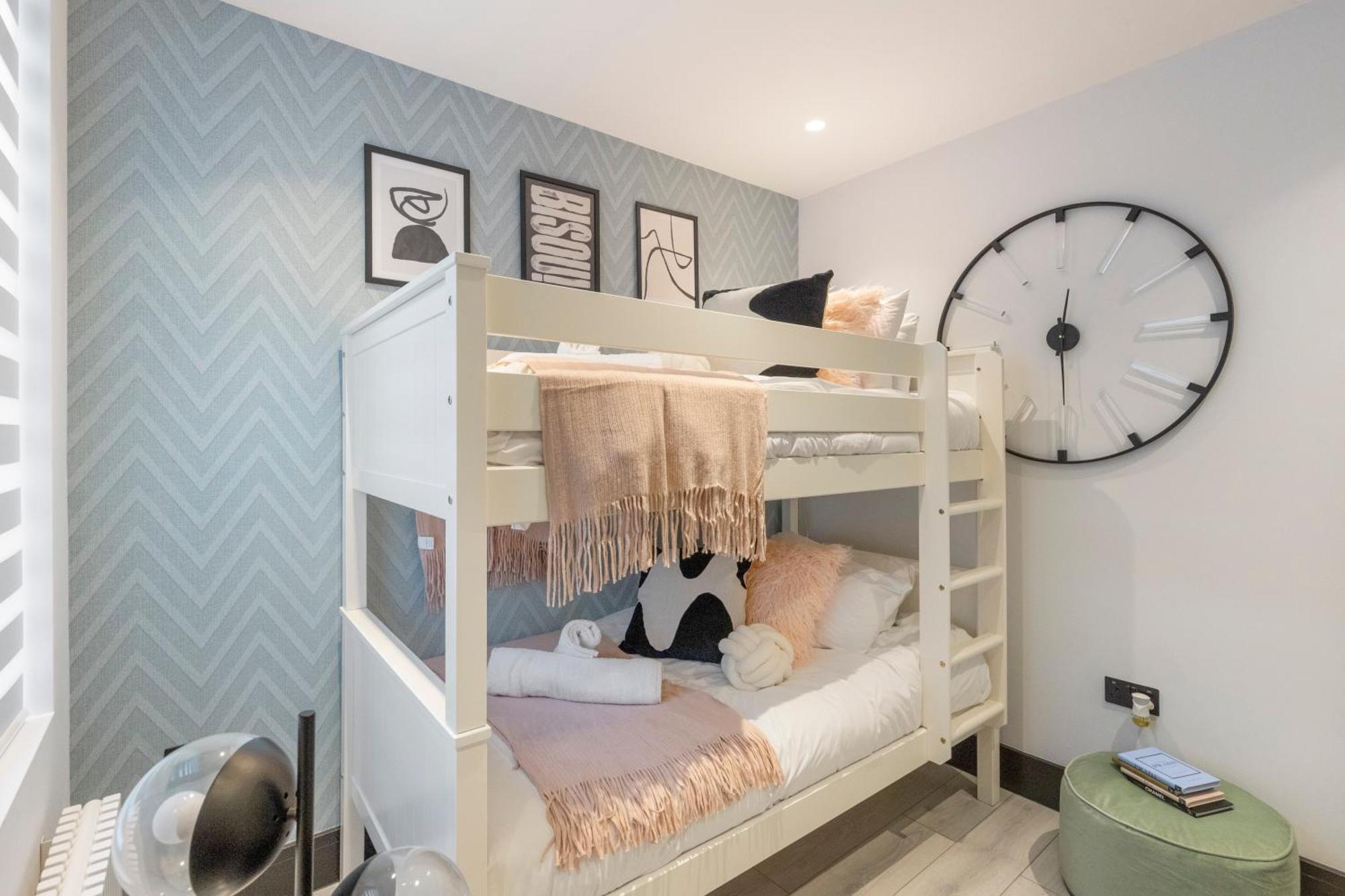 Lejlighed Unwind In Style 2br With Cozy Backyard For Groups