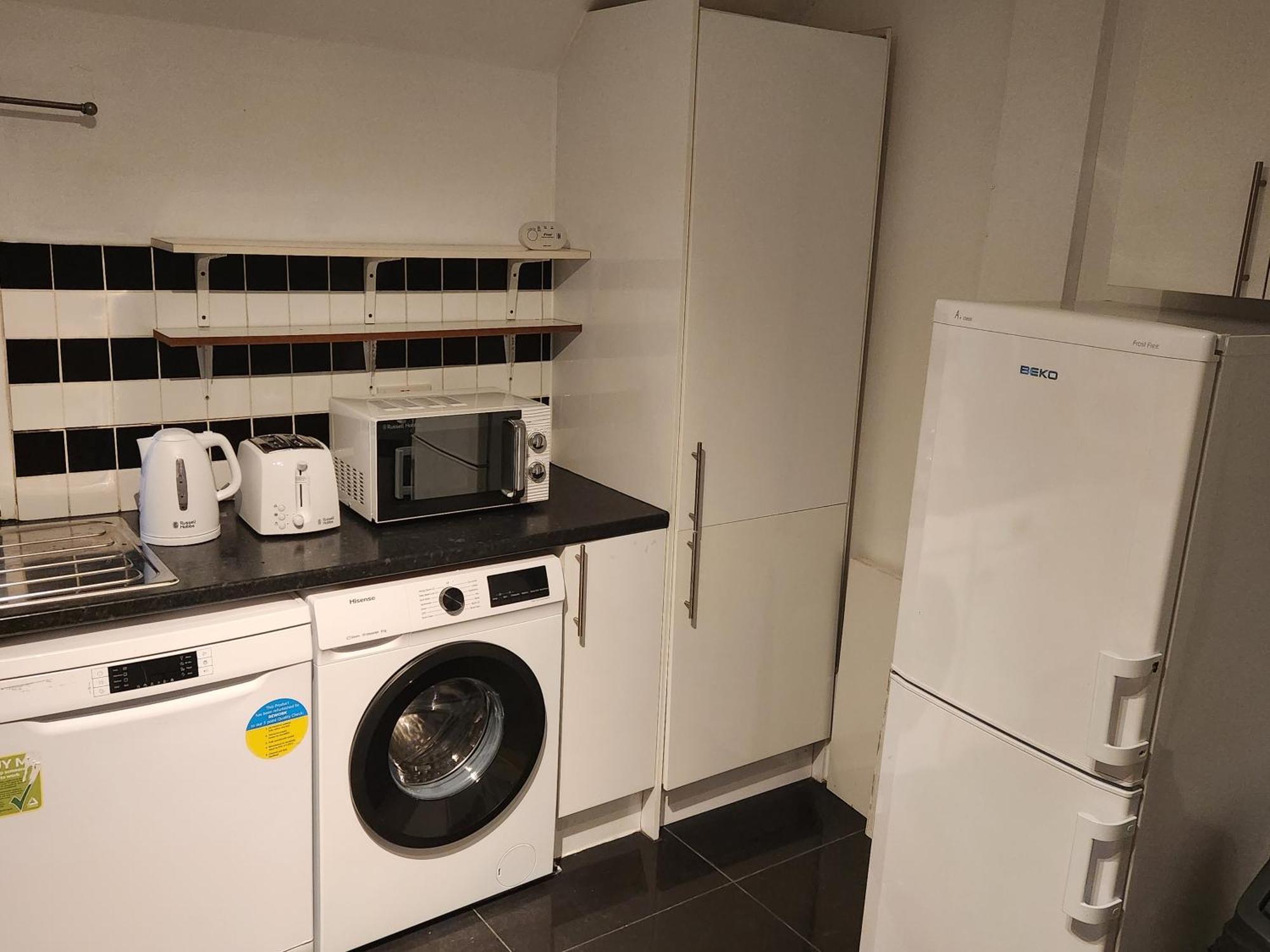 Flat With Work Station, Monitor, Smart Tv & Netflix Leilighet *