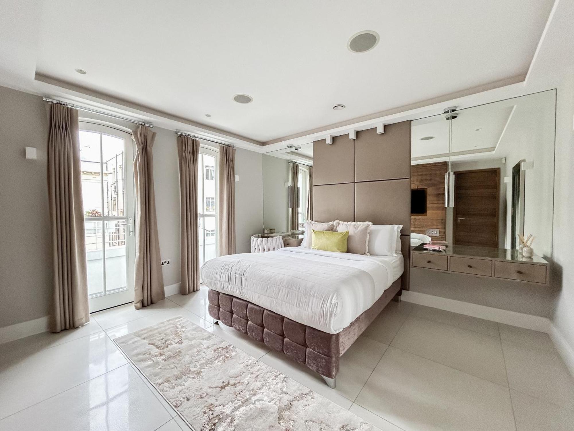 Elegant Penthouse In Prime Location Lejlighed