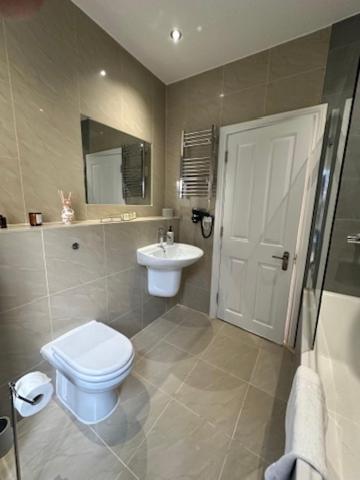 Modern Flat In Londra