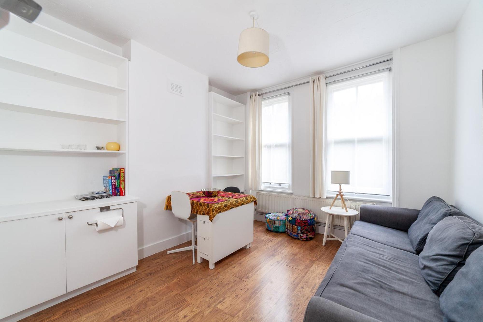 Cozy & Charming 2-bedroom Flat In Prime