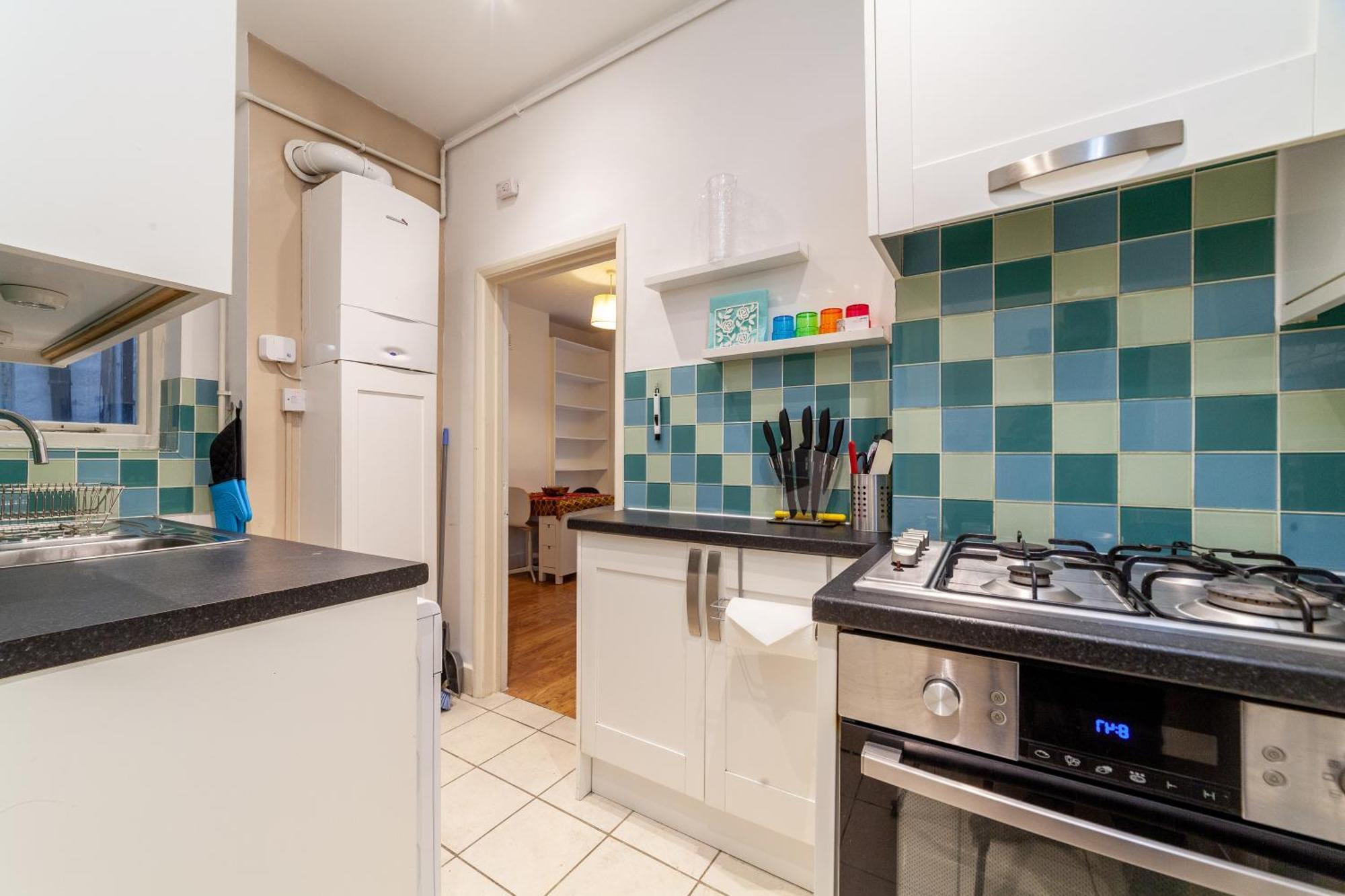 Cozy & Charming 2-bedroom Flat In Prime Apartment