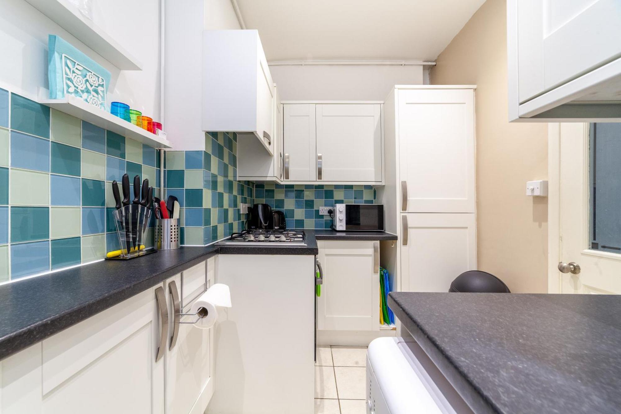 Cozy & Charming 2-bedroom Flat In Prime * London