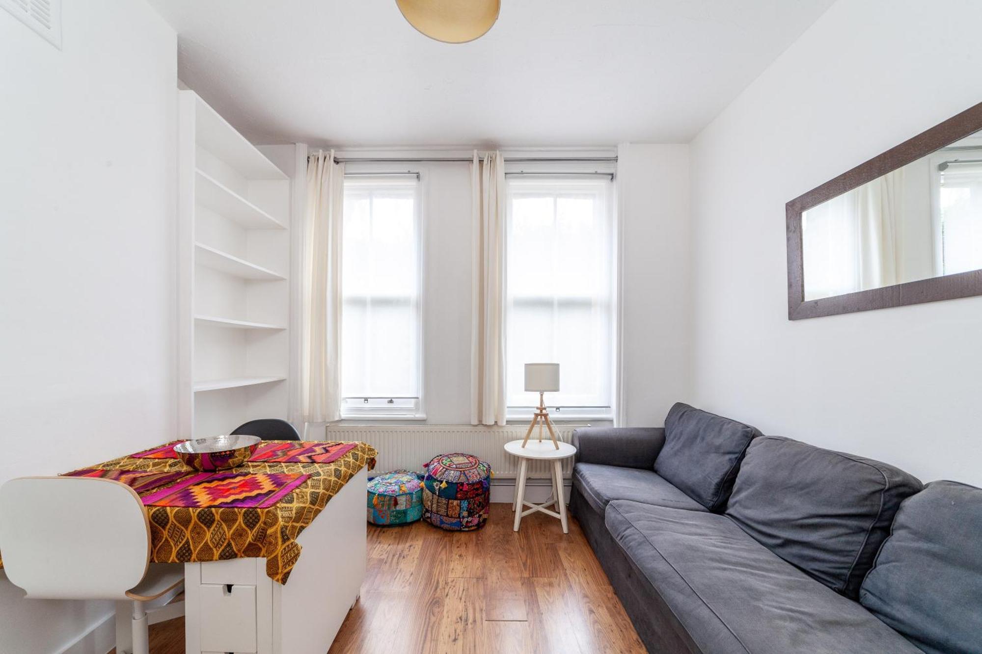 Cozy & Charming 2-bedroom Flat In Prime