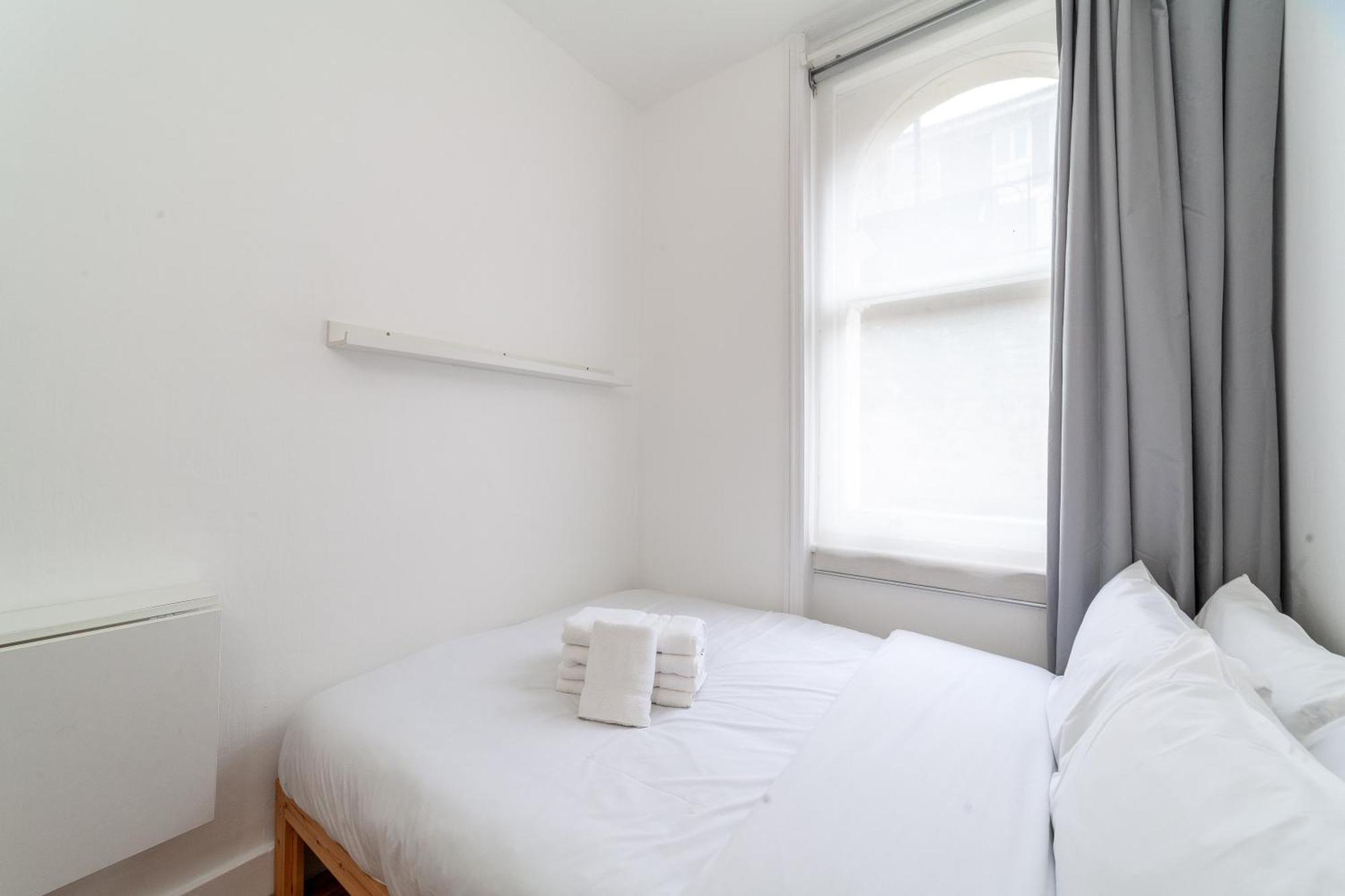 Cozy & Charming 2-bedroom Flat In Prime Leilighet *