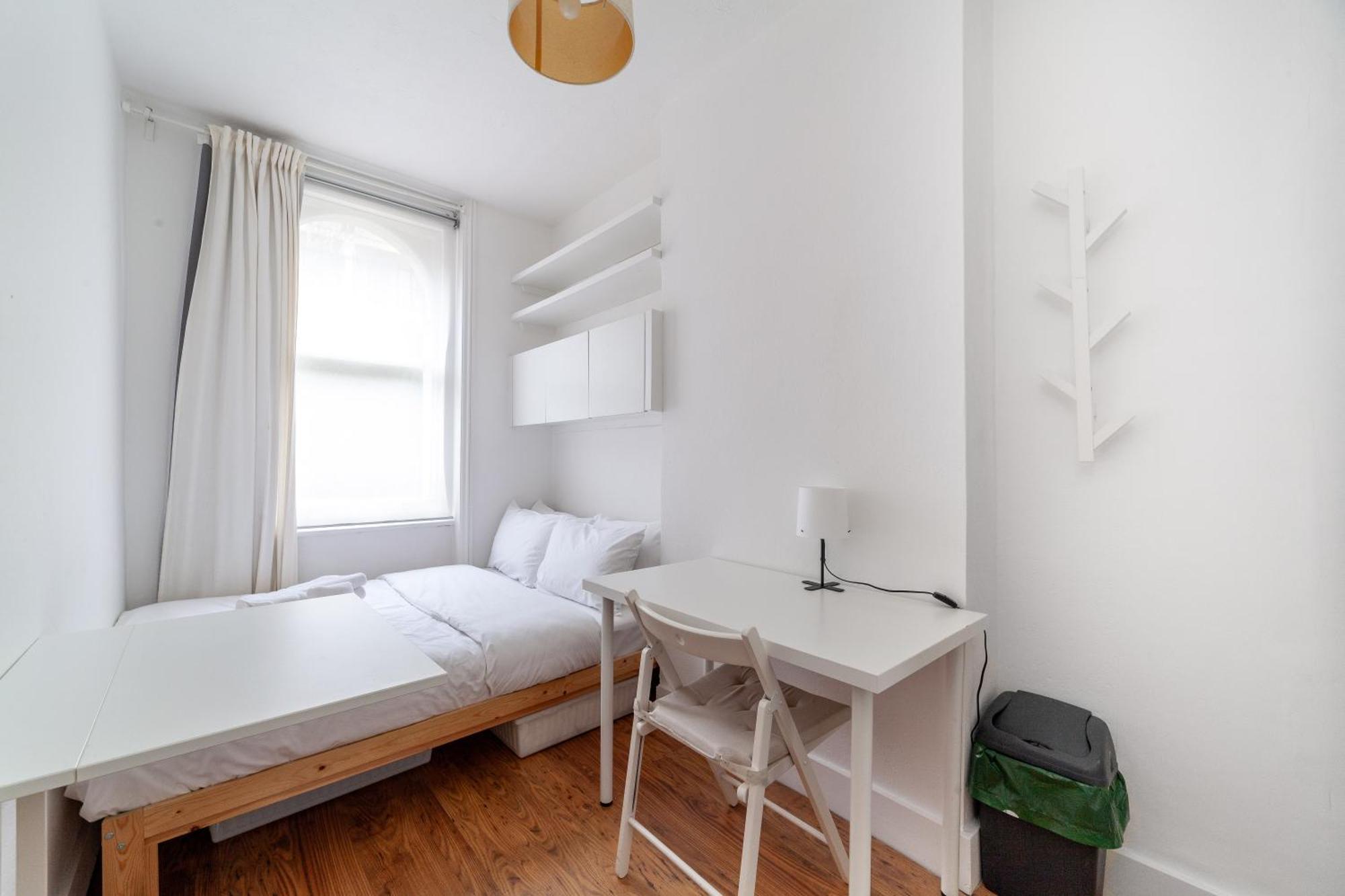 Cozy & Charming 2-bedroom Flat In Prime Leilighet *