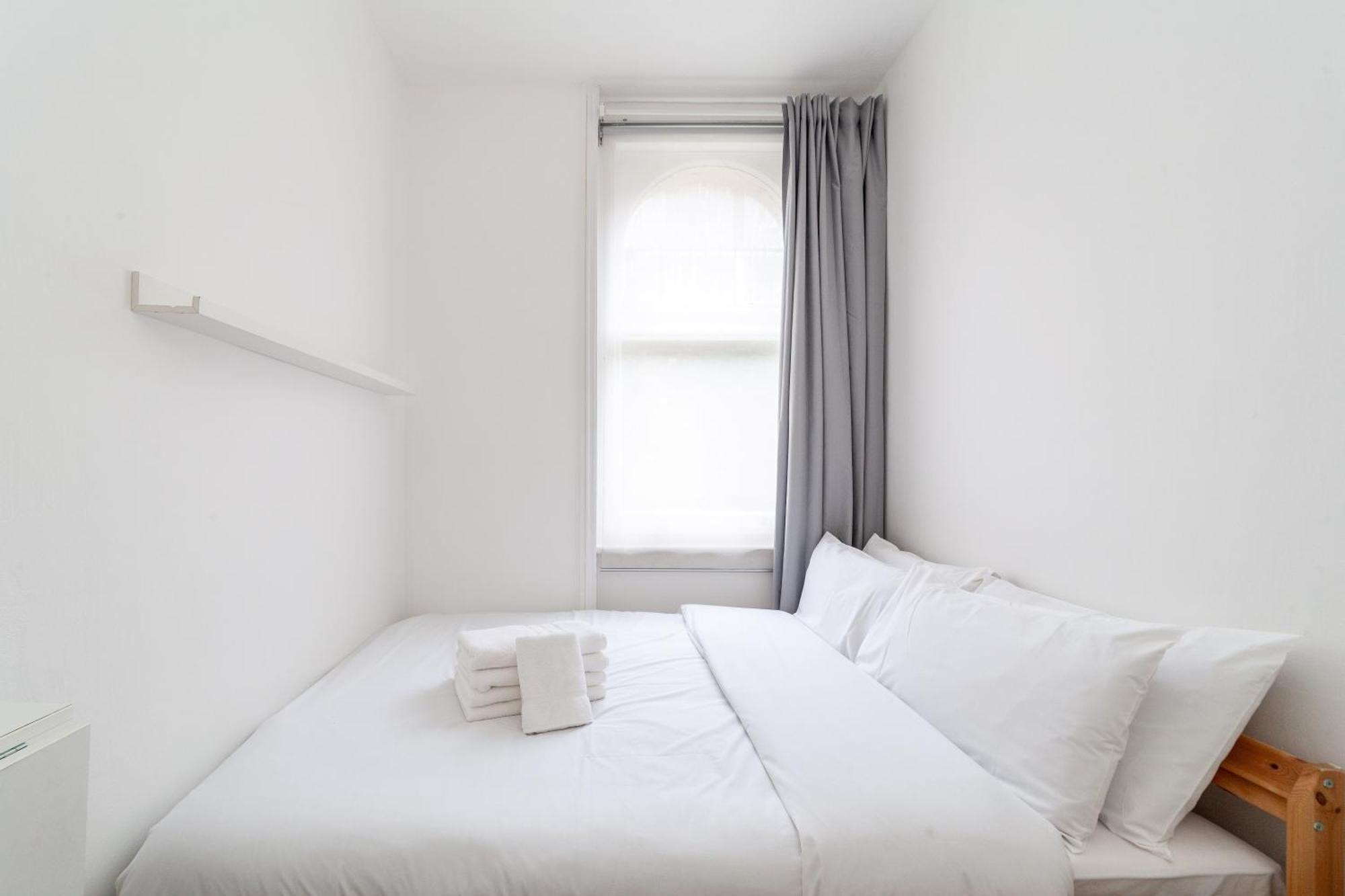 Cozy & Charming 2-bedroom Flat In Prime Leilighet *