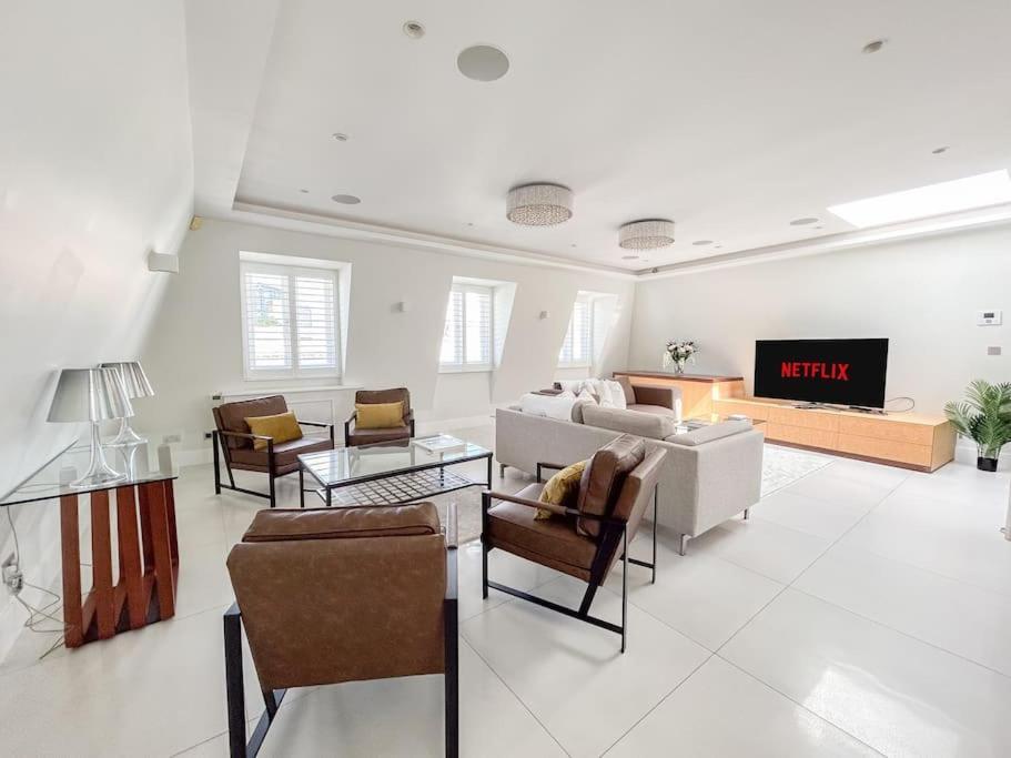 Elegant Penthouse In Prime Location Lejlighed *