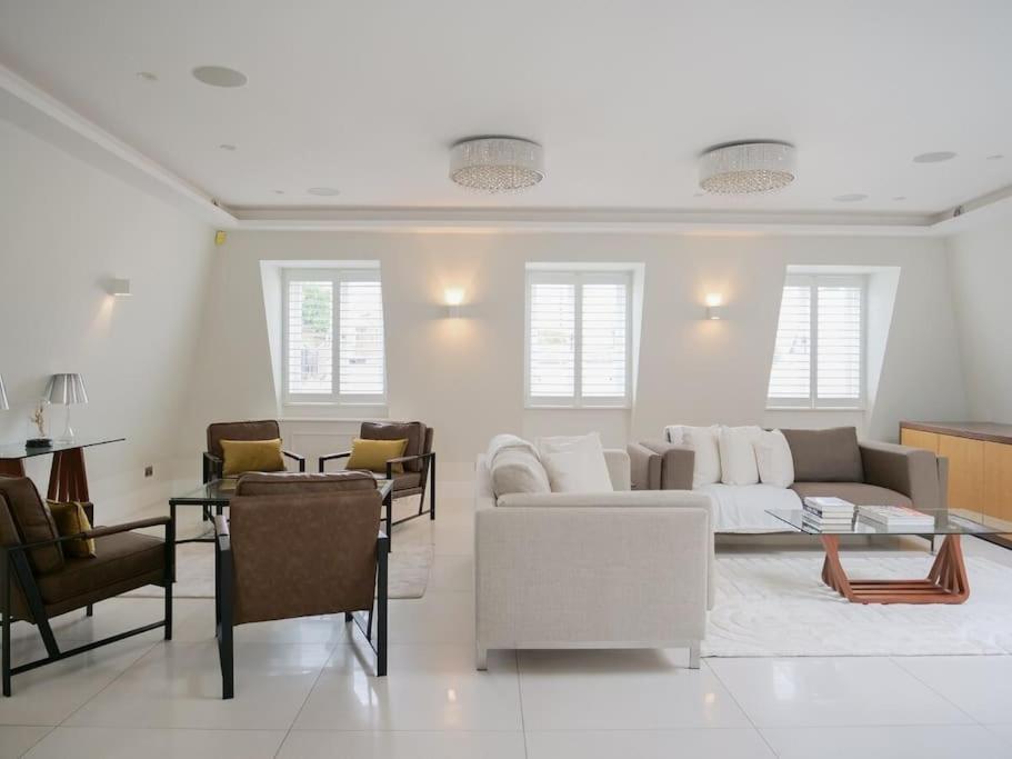 Elegant Penthouse In Prime Location Lejlighed London