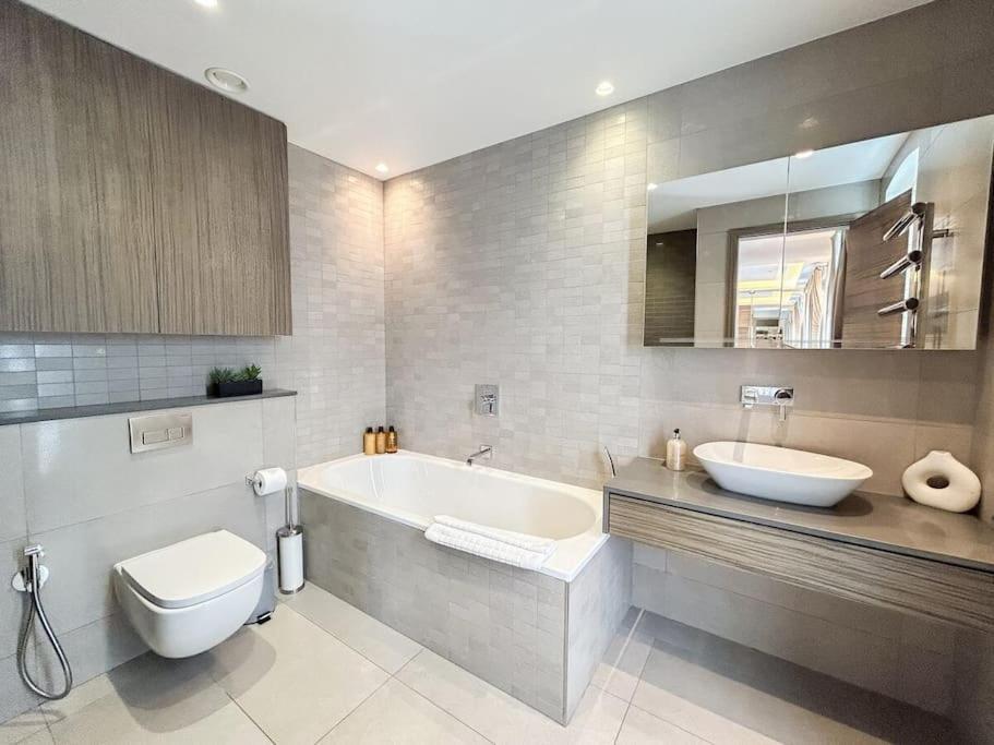 Lejlighed Elegant Penthouse In Prime Location *